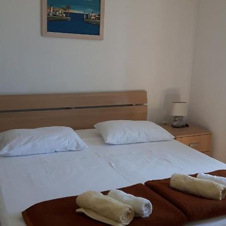 Rooms Andelka Bol Exteriör bild