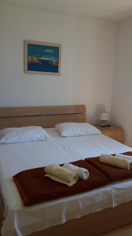 Rooms Andelka Bol Exteriör bild