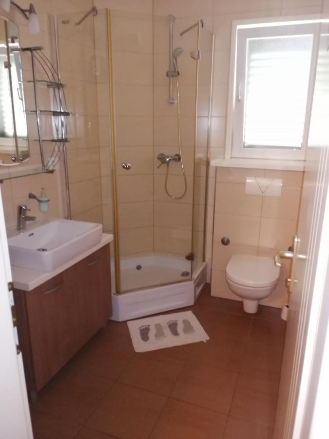 Rooms Andelka Bol Exteriör bild